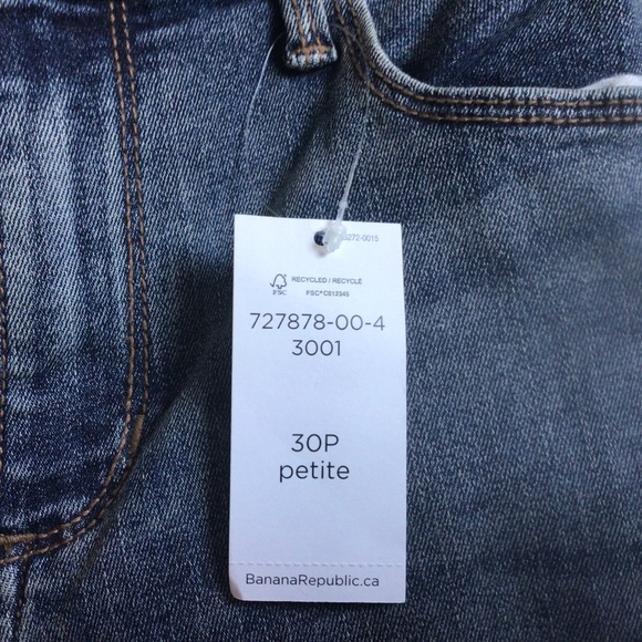 NWT Ladies Skinny Crop mid Blue jeans sz petite 30 with 25” inseam - Picture 2 of 12